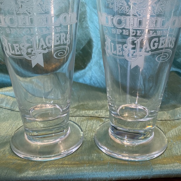 Michelob Specialty Ales & Lagers Etched Glasses, Set of 2 - Picture 4 of 8
